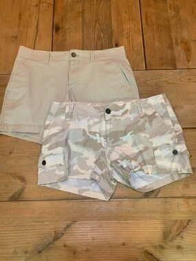 Old Navy Womens Shorts Bundle (2) Size 4 Khaki and Tan Camo EUC